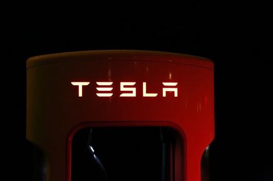 特斯拉將在中國(guó)市場(chǎng)下調(diào)使用寧德時(shí)代電池的 Model 3 售價(jià)