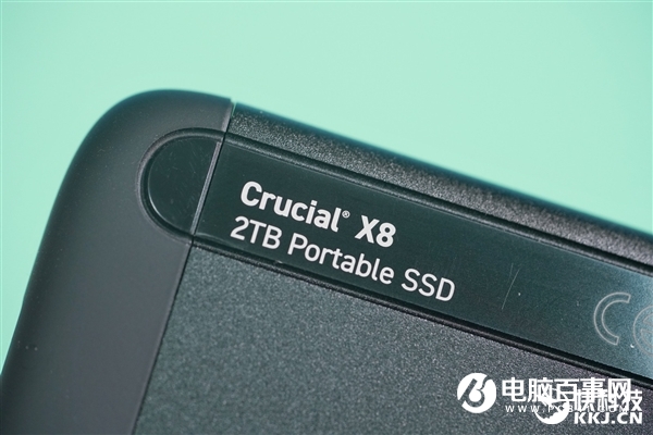 速度達(dá)1GB/s！英睿達(dá)X8移動SSD 2TB圖賞：4寸手機(jī)大小