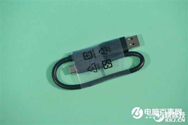 速度達(dá)1GB/s！英睿達(dá)X8移動SSD 2TB圖賞：4寸手機(jī)大小