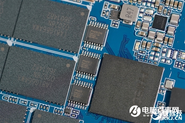 19999元！影馳16TB企業(yè)級SSD拆解圖賞 16顆存儲芯片太壯觀