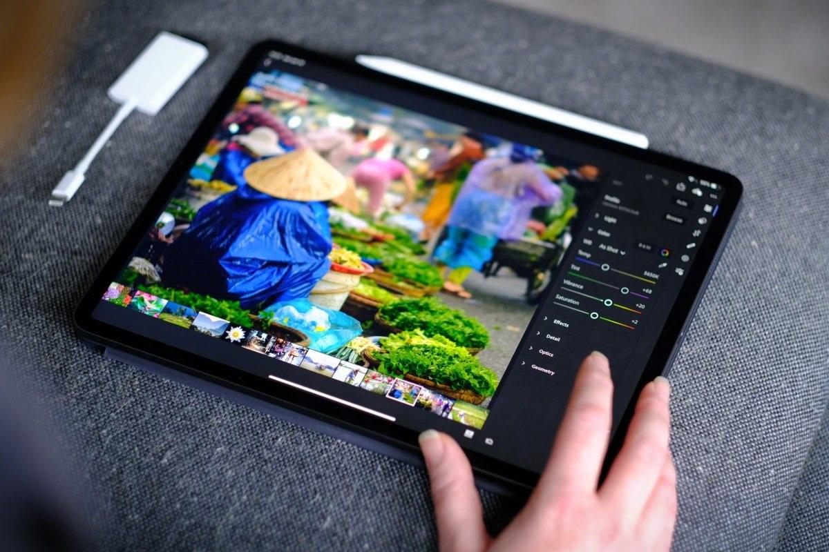 預(yù)計(jì)蘋果明年上半年的 iPad Pro 為 mini LED 面板,而下半年將采用 OLED 面板