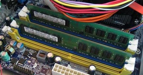 電腦屏幕不亮主機還在運行什么原因 電腦屏幕不亮主機還在運行怎么解決