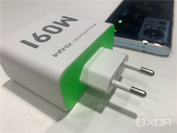 傳音 160W 快充新機渲染圖曝光：左上角單孔瀑布屏，設計硬朗