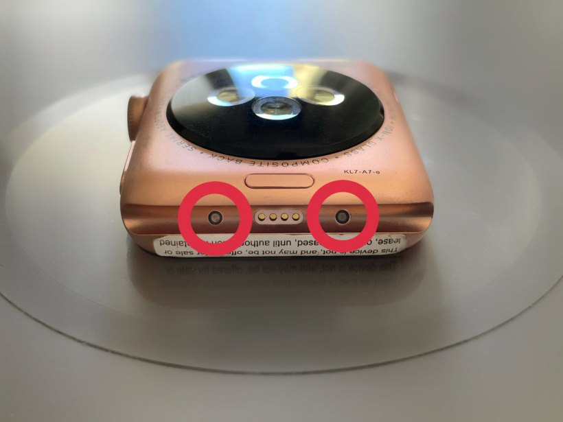 Apple Watch S3 原型機曝光:配備智能連接器,可實現(xiàn)血壓監(jiān)測