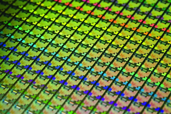 華為小米之后：OPPO、vivo即將推出自研芯片 背后原因曝光