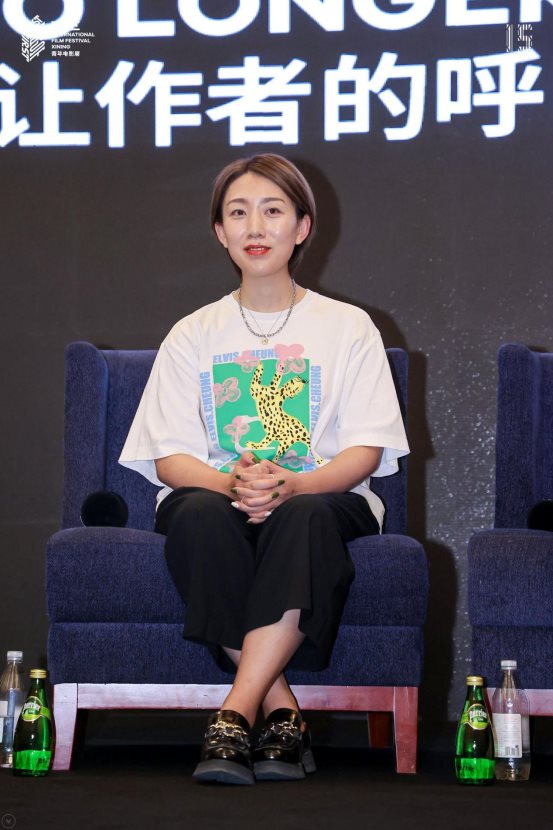 FIRST青年電影展 | 愛(ài)奇藝副總裁、電影中心總經(jīng)理宋佳分享網(wǎng)絡(luò)電影市場(chǎng)變化、對(duì)青年導(dǎo)演的期待，以及鼓勵(lì)多元化內(nèi)容創(chuàng)作