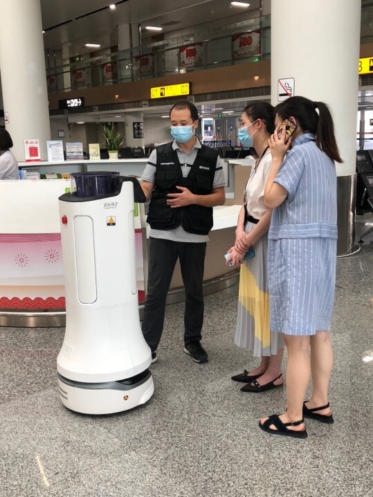 疫情反彈，普渡機器人馳援重慶江北機場