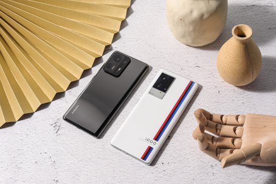 小米MIX 4和iQOO 8 Pro，誰(shuí)的高端之路能走得更快？