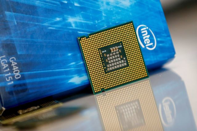 AMD 來勢洶洶，英特爾服務(wù)器 CPU 祭出“價格”殺器