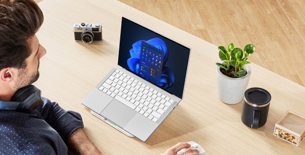 Razer推出搭載Windows11的Razer Book和雷蛇靈刃，現(xiàn)有機(jī)型也可免費(fèi)升級系統(tǒng)