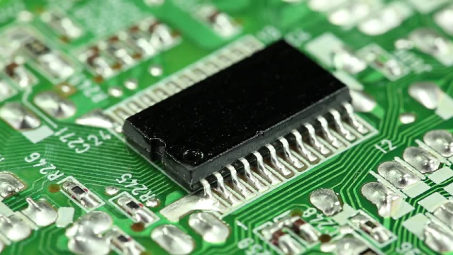 IC Insights：去年電子設(shè)備中的半導(dǎo)體含量達(dá) 33.2%，創(chuàng)歷史新高