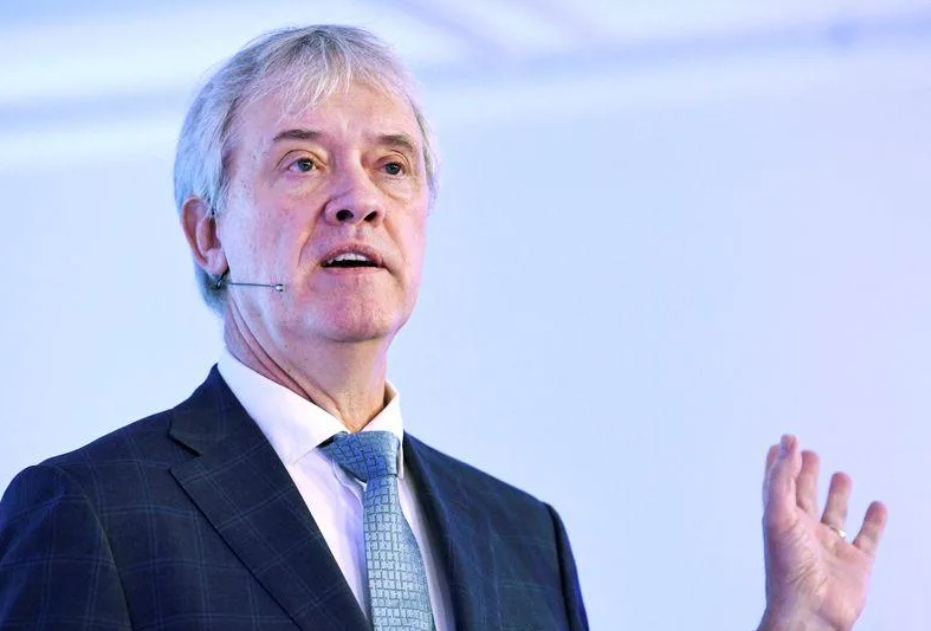 ASML 阿斯麥 CEO：中國(guó)不太可能獨(dú)立研制出頂級(jí)光刻技術(shù)，但也不是說(shuō)絕對(duì)不行