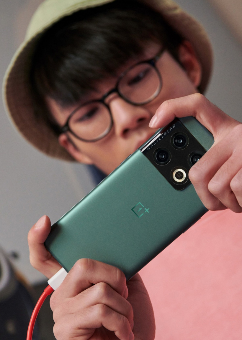 一加 10 Pro 國(guó)際版在部分地區(qū)無(wú)法進(jìn)行 80W 快充:因不支持 110V / 120V 交流電