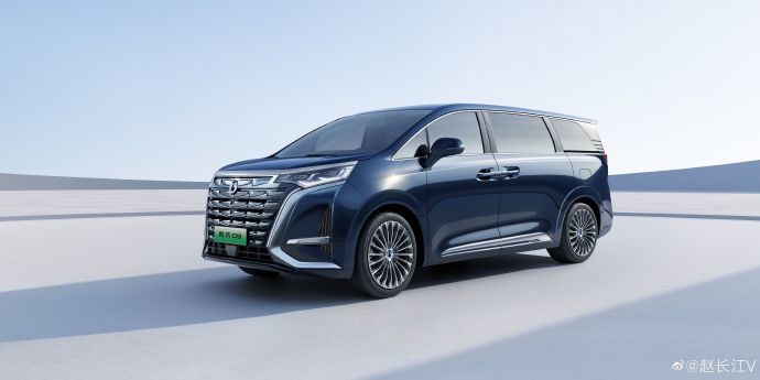 DM、EV 雙動(dòng)力模式，比亞迪旗下騰勢(shì)首款高端 MPV 正式定名“D9”